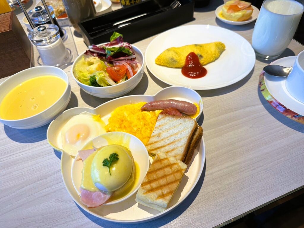 ヒルトン横浜　オールデイダイニング　パレード　朝食　画像